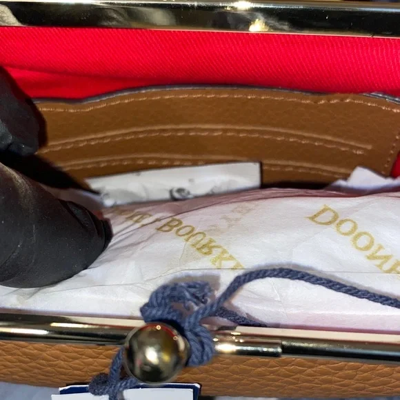 Dooney & Bourke Yellow Leather Shoulder Bag and Kick lock coin - Picture 3 of 13